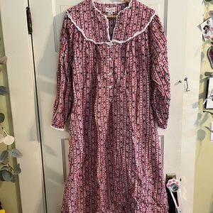 Lanz of Salzburg Tyrolean Print Flannel Nightgown size medium